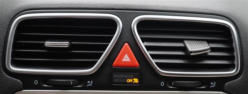 Used 2015 Volkswagen Eos Komfort FWD image 16