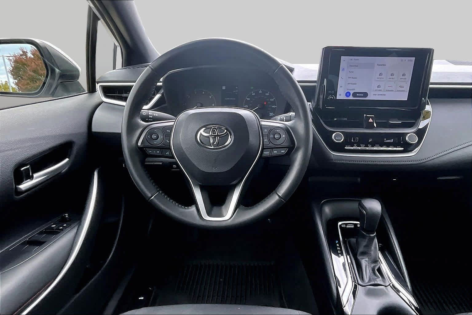Certified 2025 Toyota Corolla SE FWD image 5