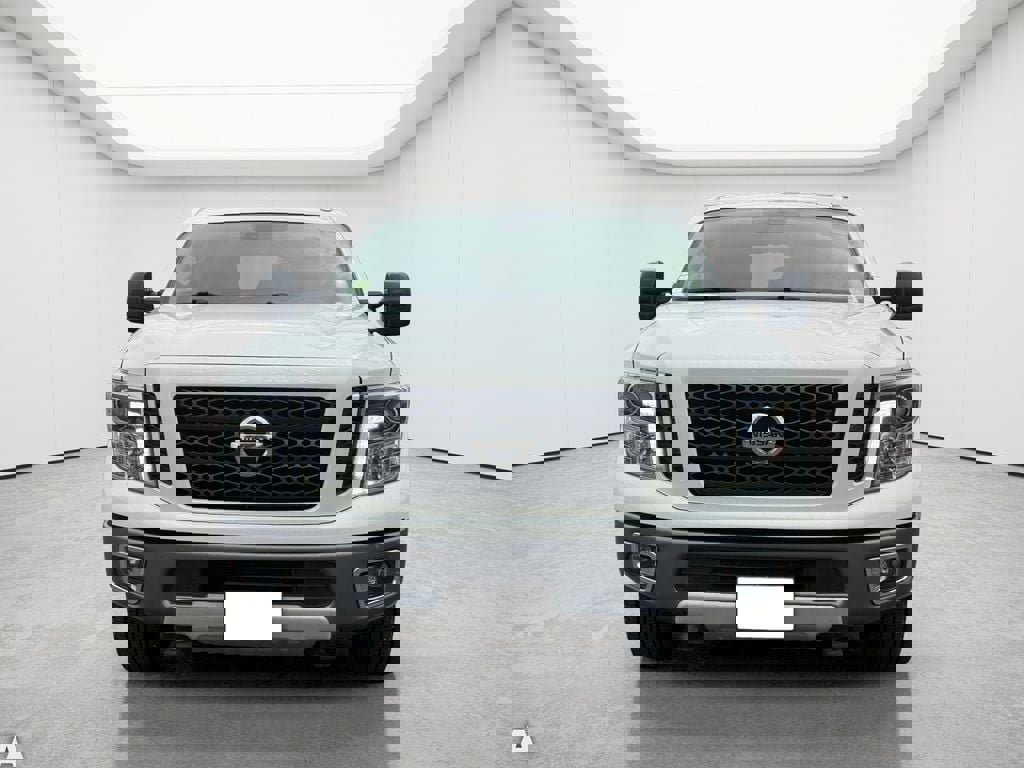 Used 2017 Nissan Titan PRO-4X image 5