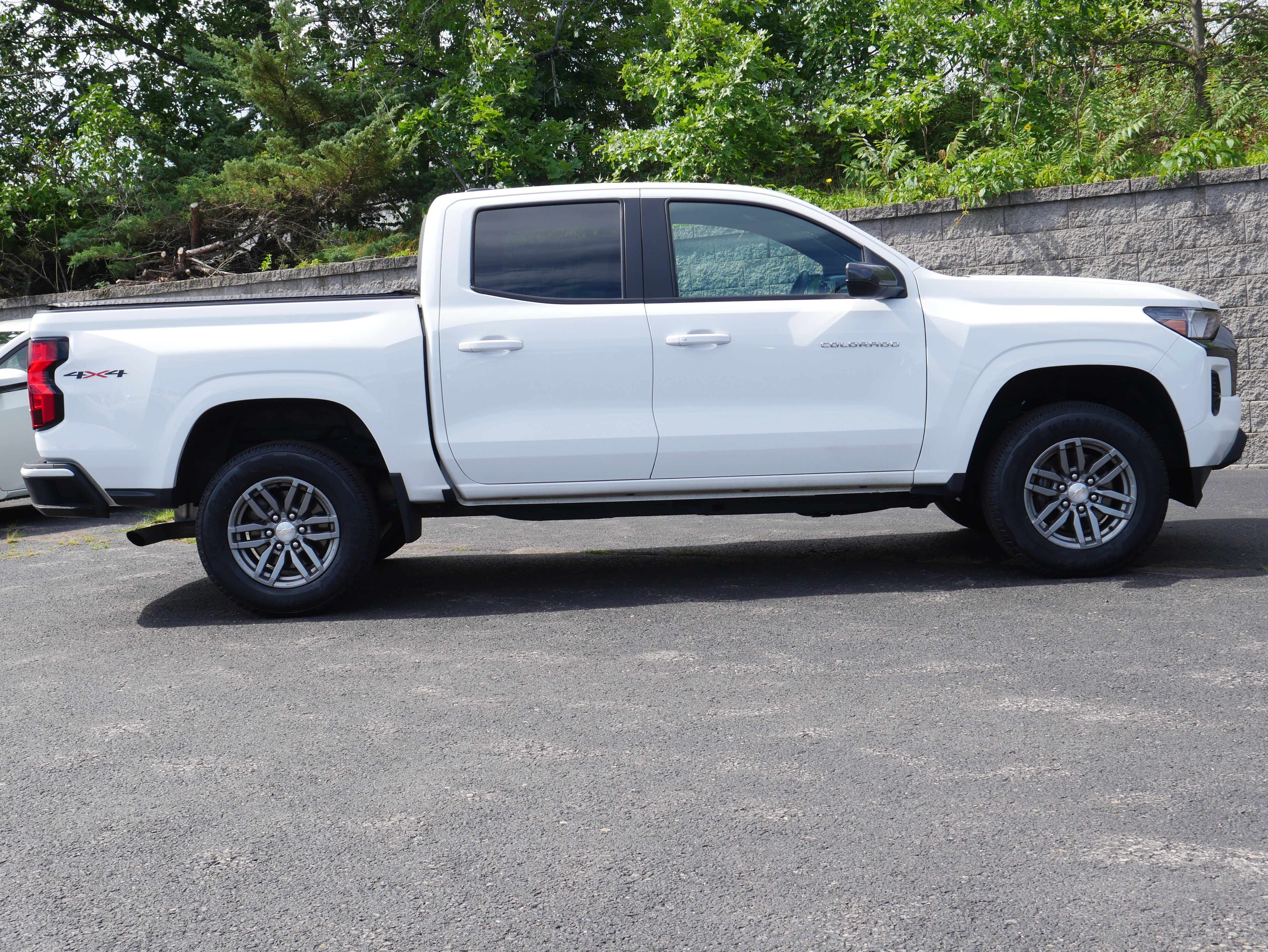 Certified 2023 Chevrolet Colorado LT w/ LT Convenience Package AWD/4WD image 10