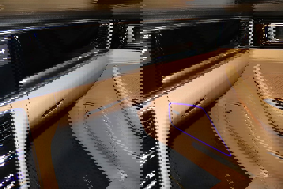 Used 2018 Porsche Panamera 4 image 68