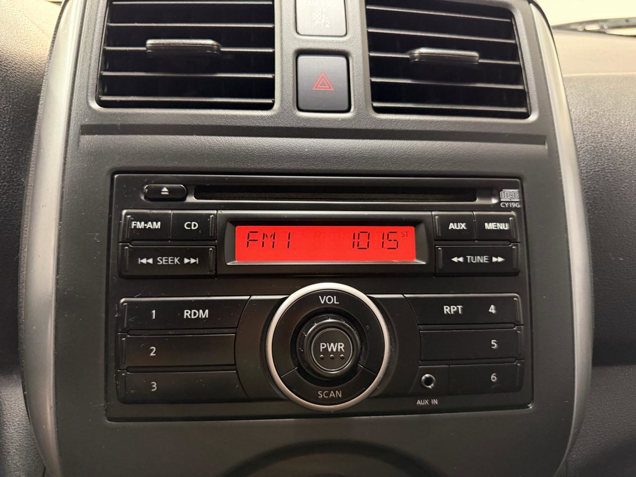 Used 2012 Nissan Versa SV FWD image 22