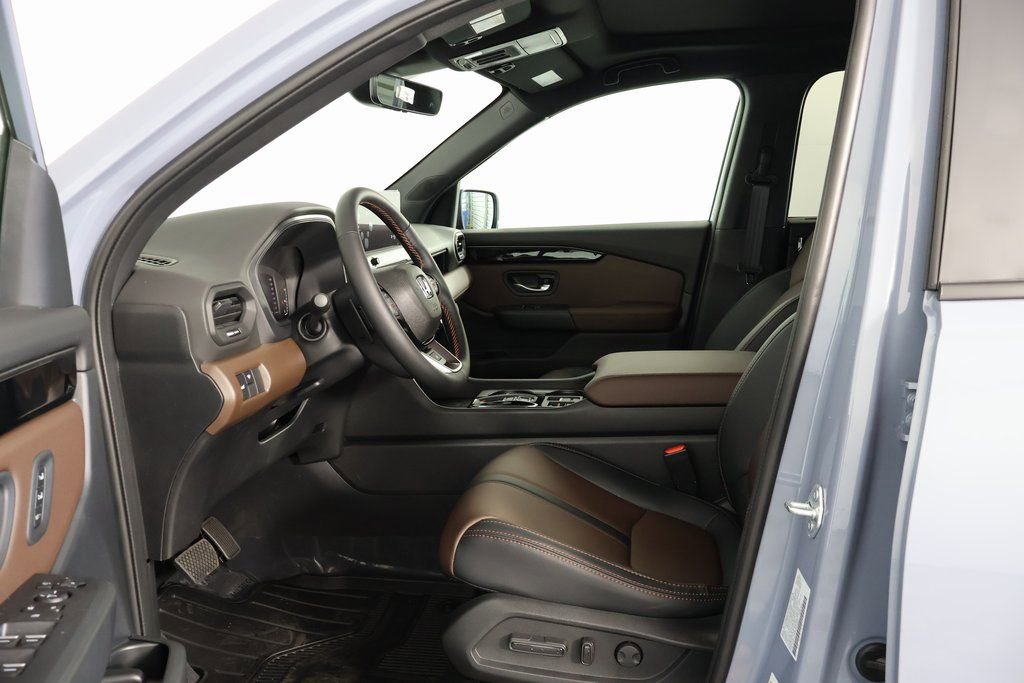 New 2026 Honda Pilot TrailSport image 5