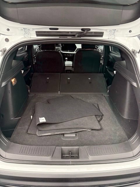 Used 2024 Chevrolet Trax RS FWD image 58