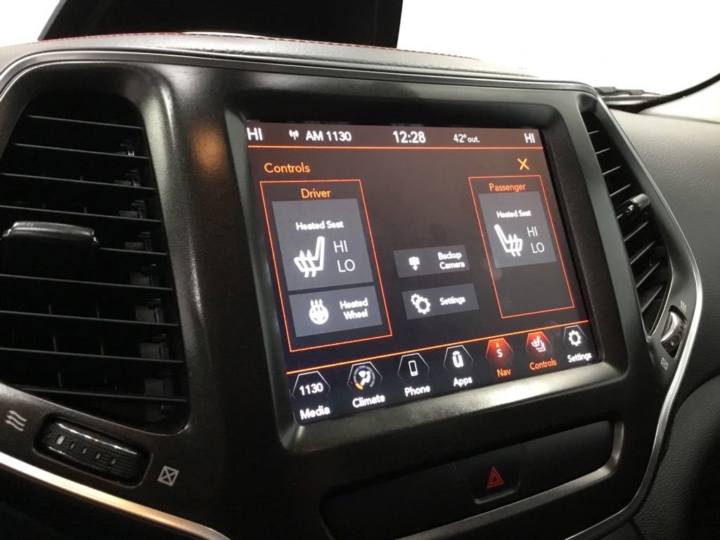 Used 2022 Jeep Cherokee Trailhawk w/ Trailer Tow Group image 28