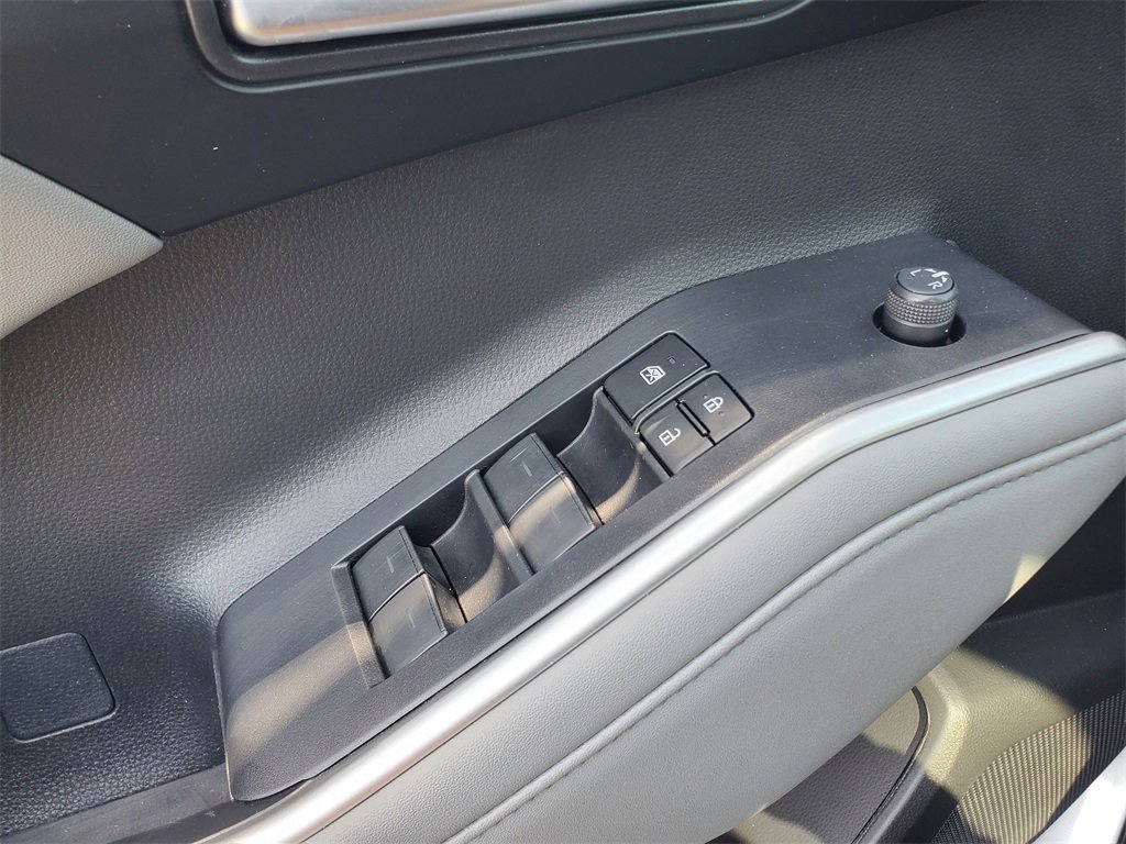 Used 2023 Toyota Highlander XLE image 22