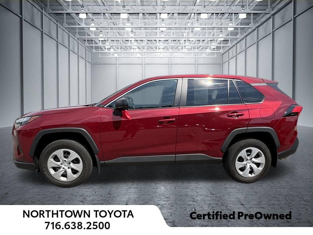 Used 2023 Toyota RAV4 LE AWD/4WD image 3