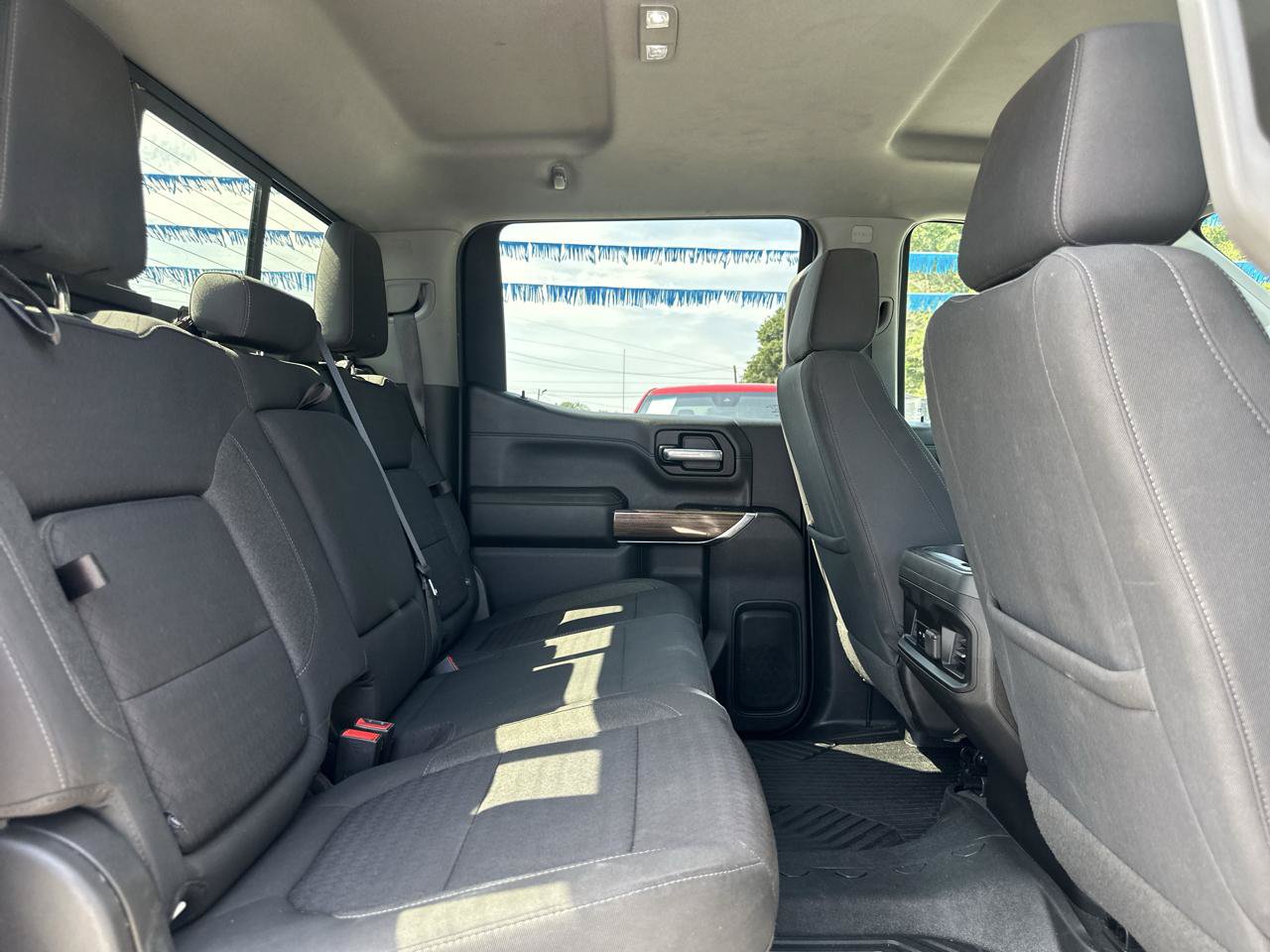 Used 2022 Chevrolet Silverado 1500 LT Trail Boss w/ Convenience Package II AWD/4WD image 18
