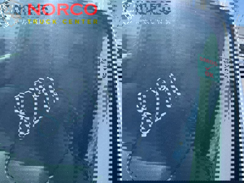 Used 2016 Ford Transit Connect XL image 34