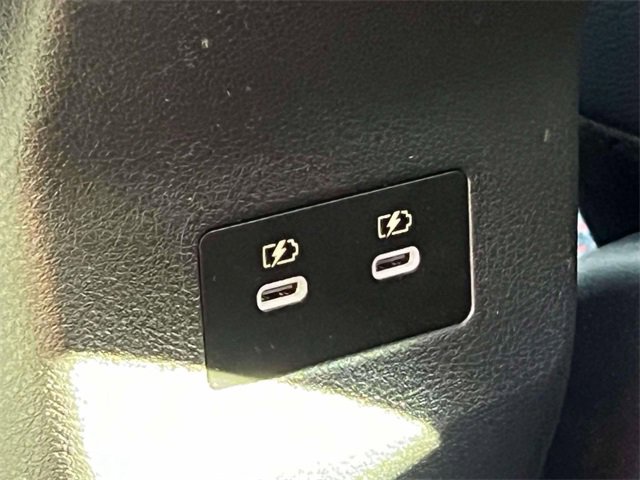 Used 2025 Nissan Kicks SR image 15