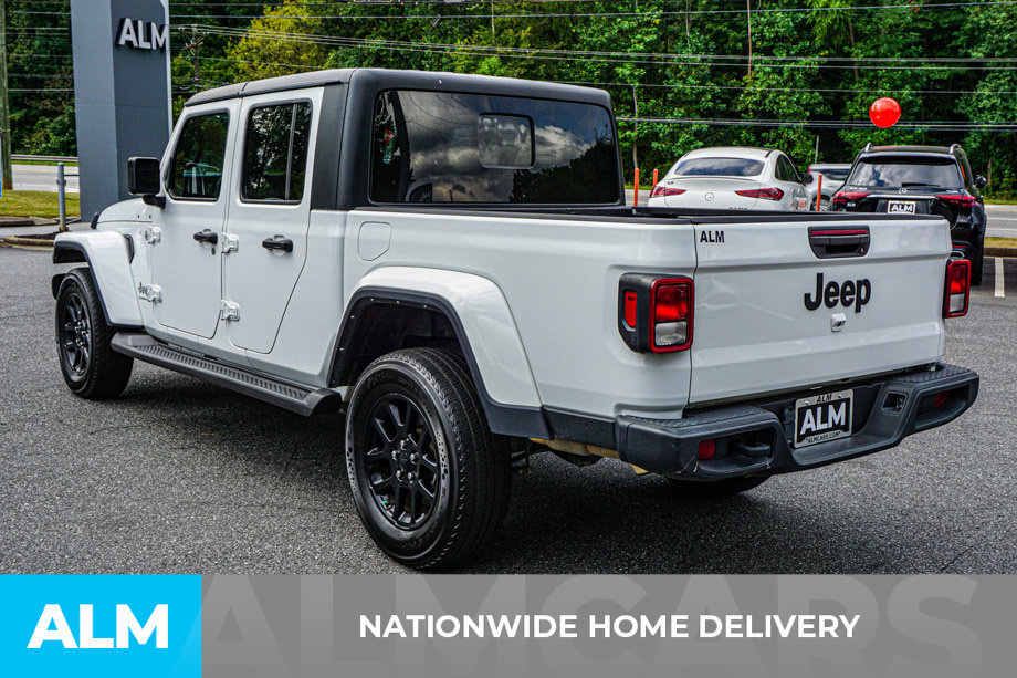 Used 2023 Jeep Gladiator Overland AWD/4WD image 4