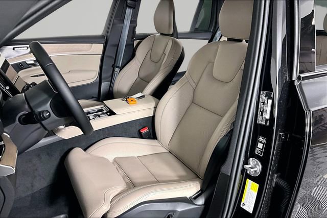 Used 2026 Volvo XC90 T8 Ultra w/ Protection Package AWD/4WD image 17