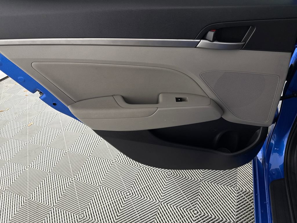 Used 2017 Hyundai Elantra Limited image 11