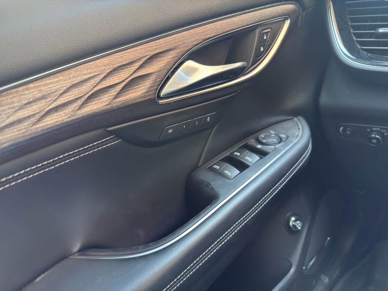 Used 2023 Buick Envision Avenir AWD/4WD image 12