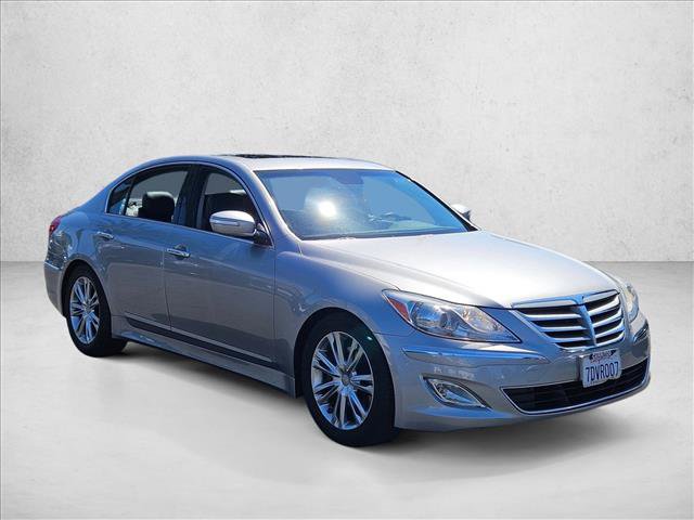 Used 2013 Hyundai Genesis 3.8 w/ Premium Pkg RWD image 3