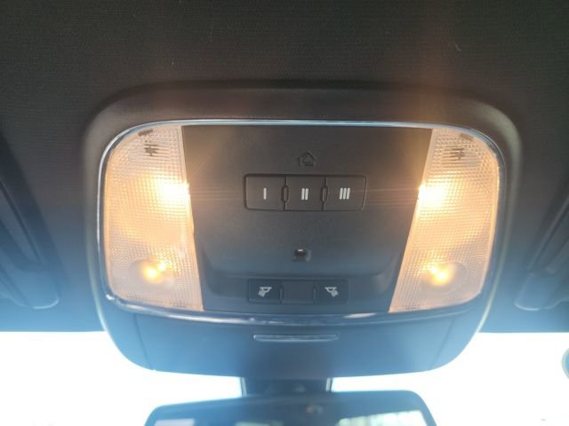 Used 2018 Chrysler 300 S image 29