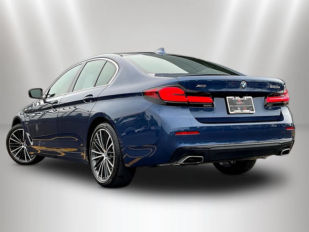 Used 2023 BMW 530e xDrive w/ Premium Package AWD/4WD image 4