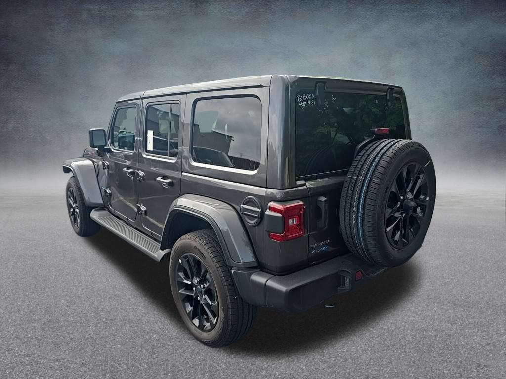 Used 2025 Jeep Wrangler Unlimited Sahara AWD/4WD image 6