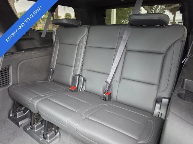 Used 2022 Chevrolet Suburban Z71 w/ Luxury Package AWD/4WD image 13