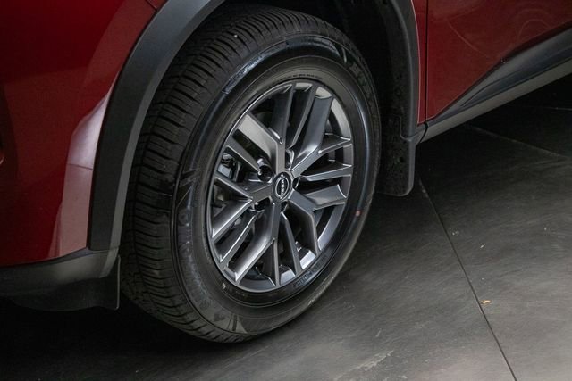 Used 2023 Nissan Rogue S image 7