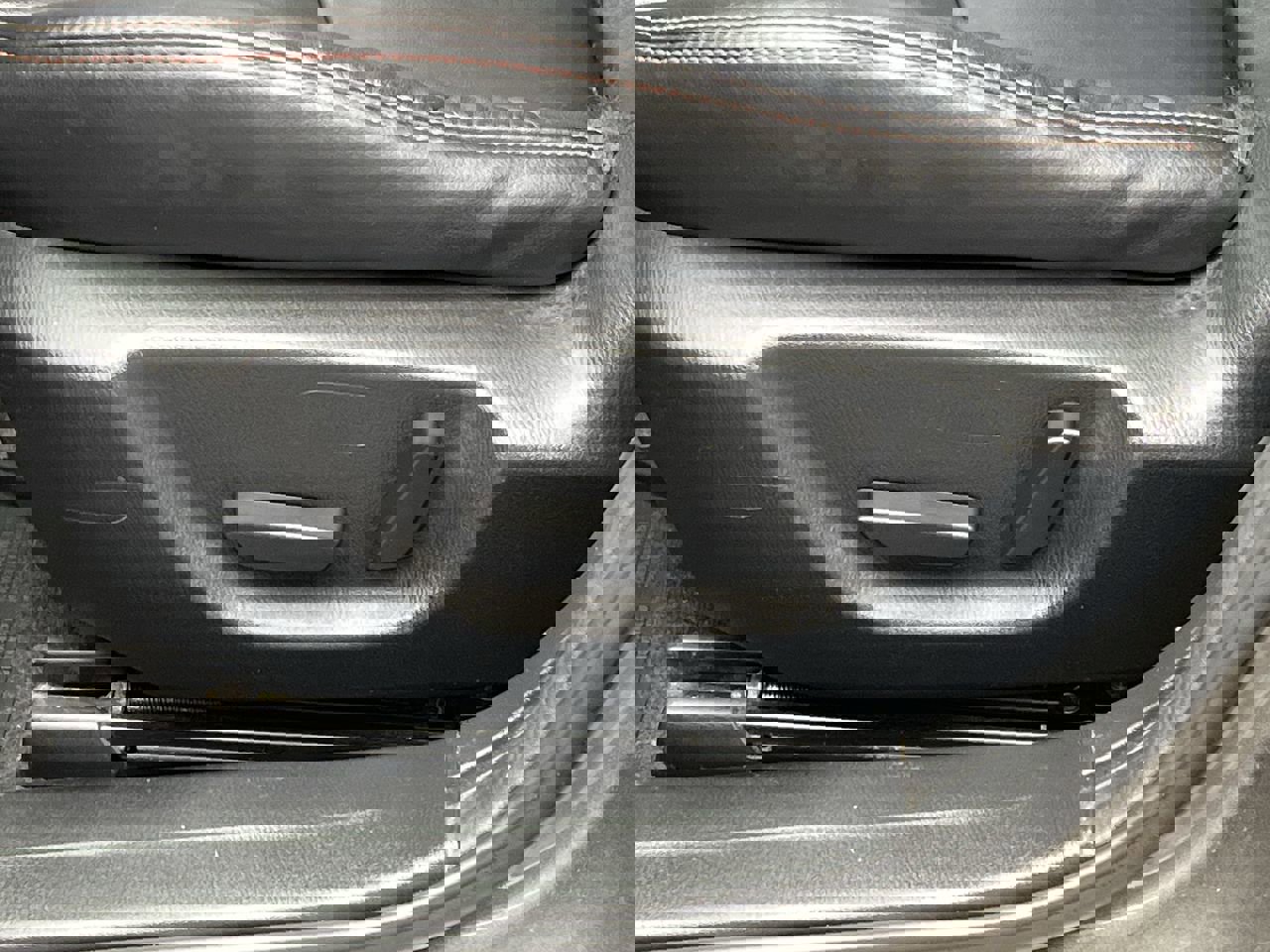 Used 2016 MAZDA MAZDA3 i Grand Touring image 10