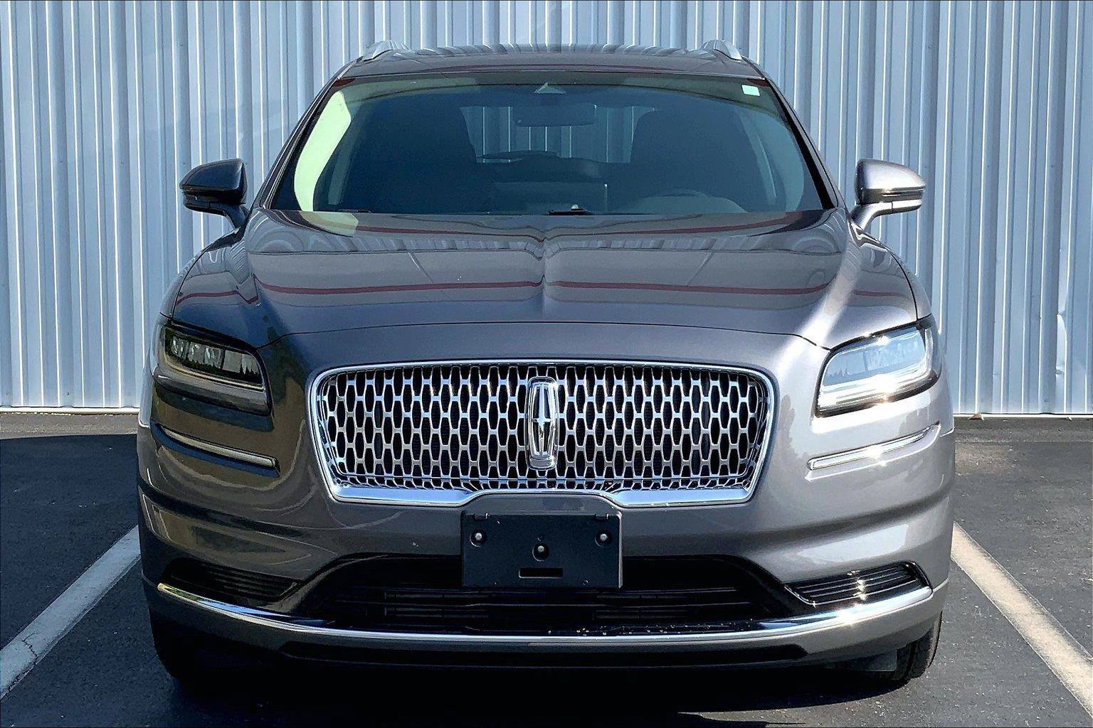 Used 2023 Lincoln Nautilus Reserve AWD/4WD image 3