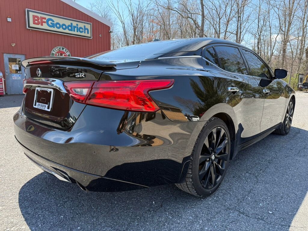 Used 2017 Nissan Maxima SR w/ Midnight Edition image 3