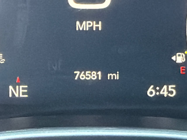 Used 2023 Chrysler Pacifica Touring-L FWD image 27