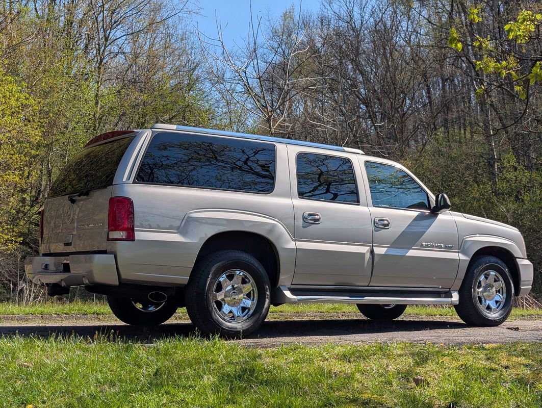 Used 2004 Cadillac Escalade ESV AWD image 15