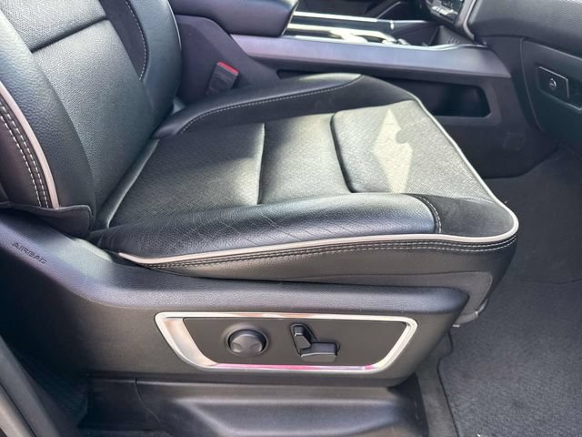 Used 2024 RAM 1500 Laramie AWD/4WD image 17