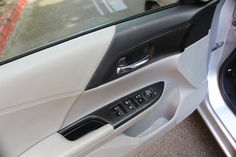 Used 2013 Honda Accord EX image 11