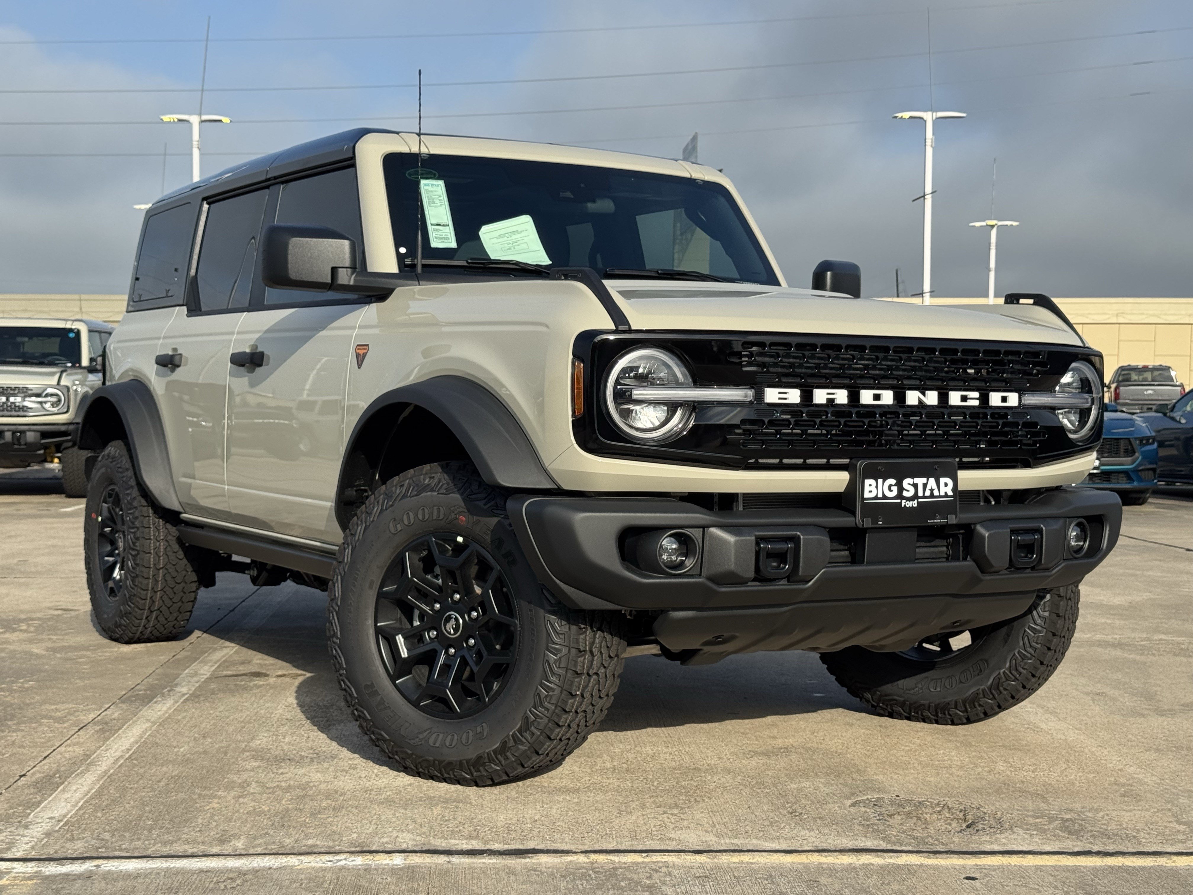 New 2026 Ford Bronco Badlands AWD/4WD image 2