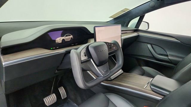 Used 2023 Tesla Model X image 17
