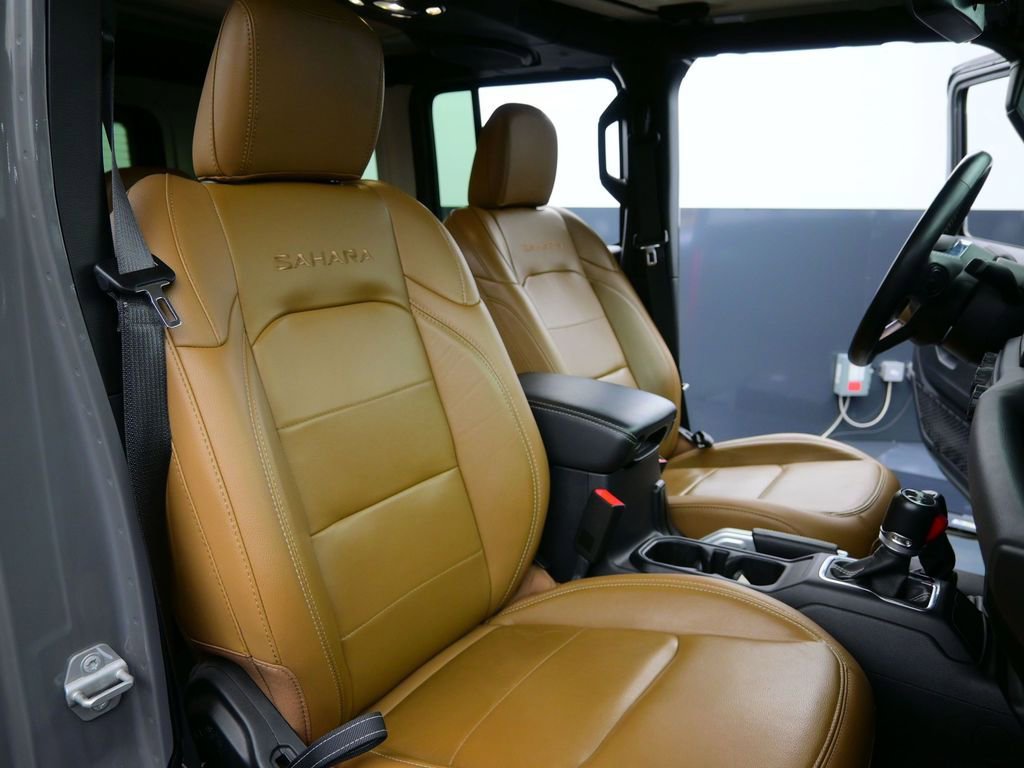 Used 2022 Jeep Wrangler Unlimited Sahara w/ Cold Weather Group image 3