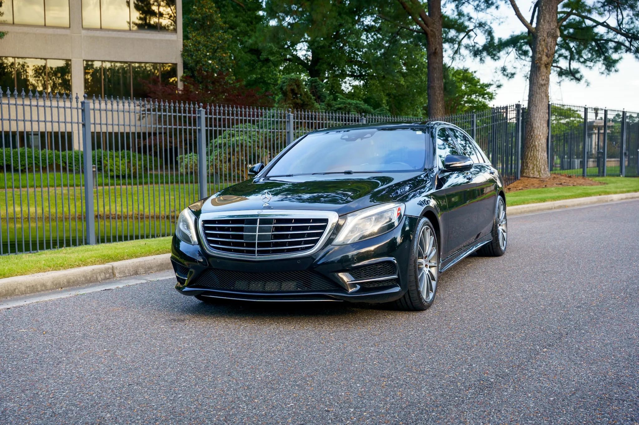 Used 2015 Mercedes-Benz S 550 Sedan image 3