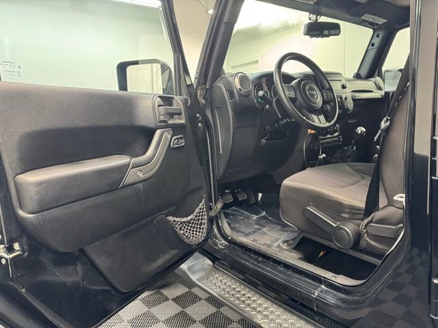 Used 2013 Jeep Wrangler Unlimited Sport image 11