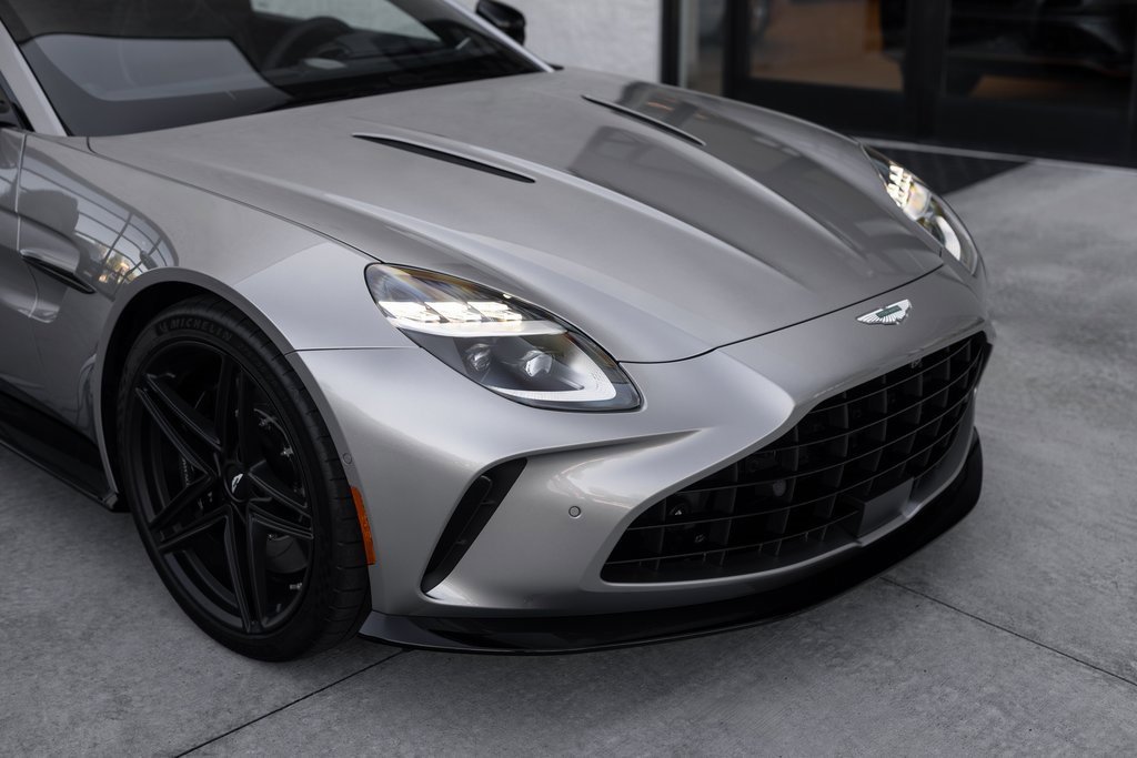 New 2026 Aston Martin V8 Vantage Volante image 4