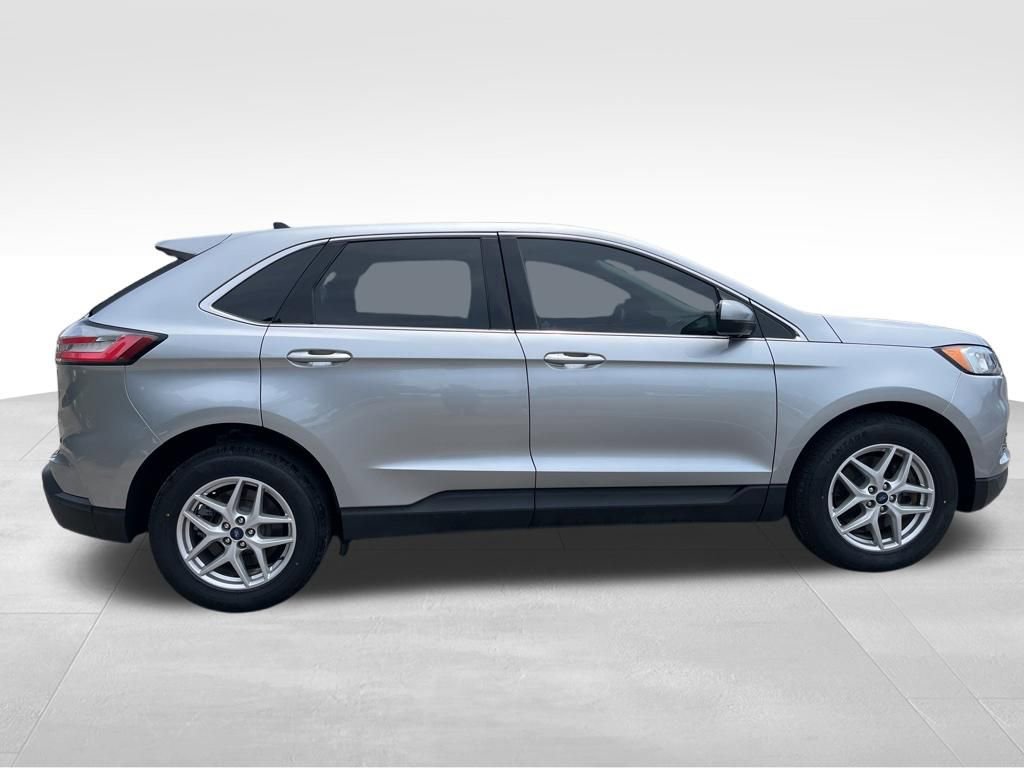 Used 2022 Ford Edge SEL AWD/4WD image 6