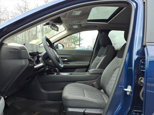 Used 2026 Nissan Kicks SV w/ SV Premium Package AWD/4WD image 12