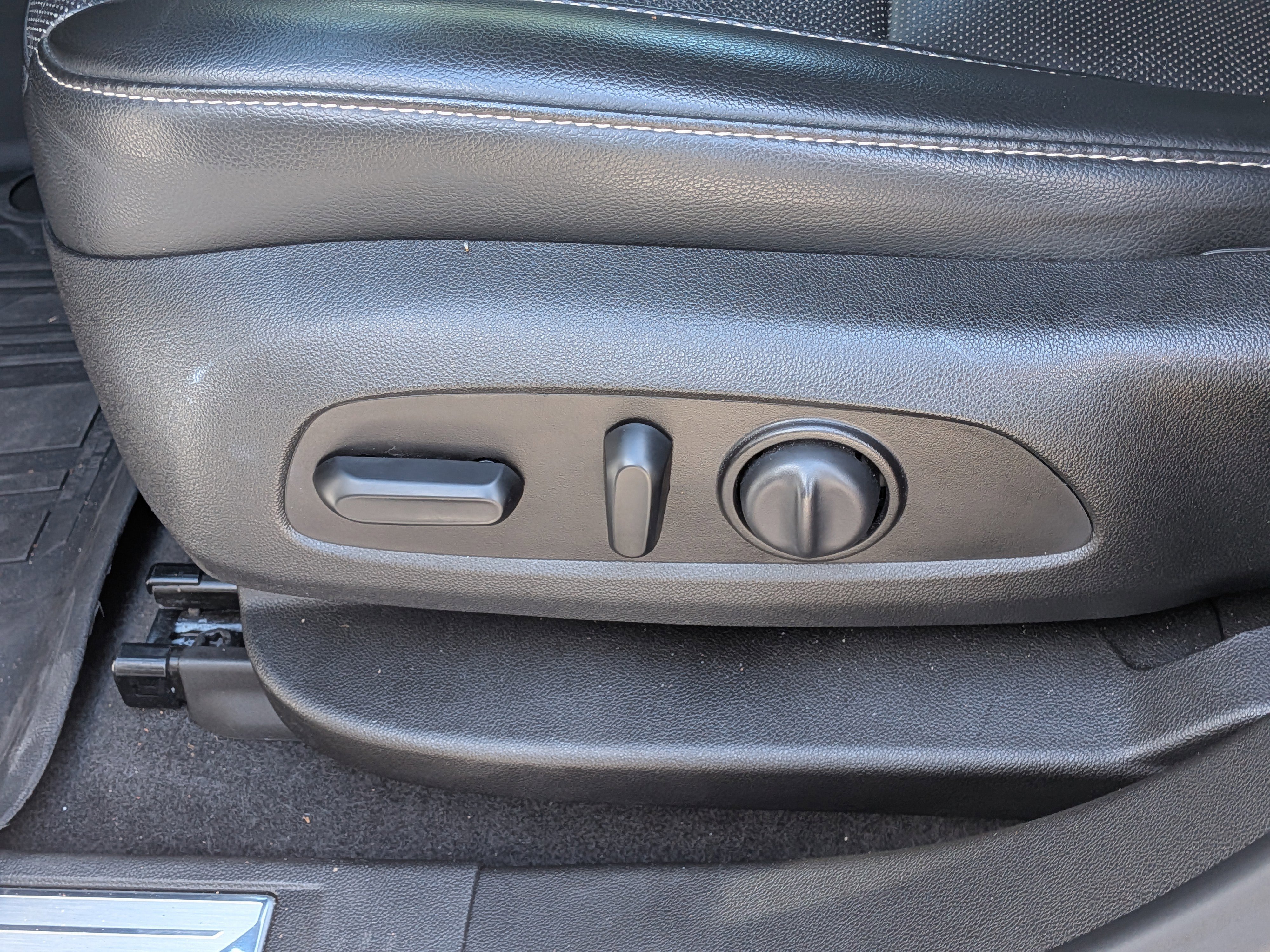 Used 2021 GMC Acadia SLT image 22