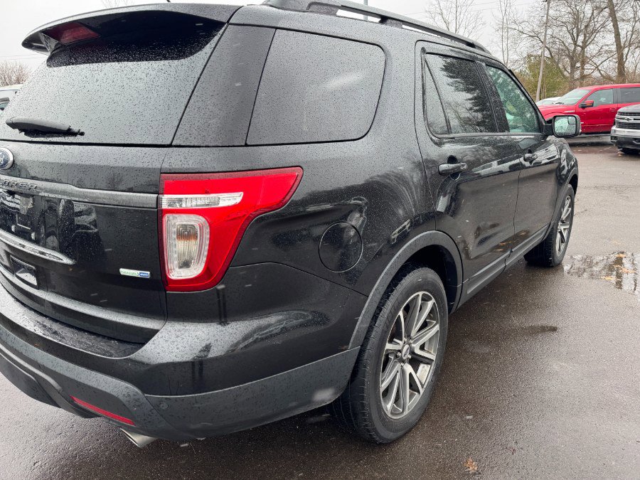 Used 2015 Ford Explorer XLT w/ Equipment Group 202A image 11