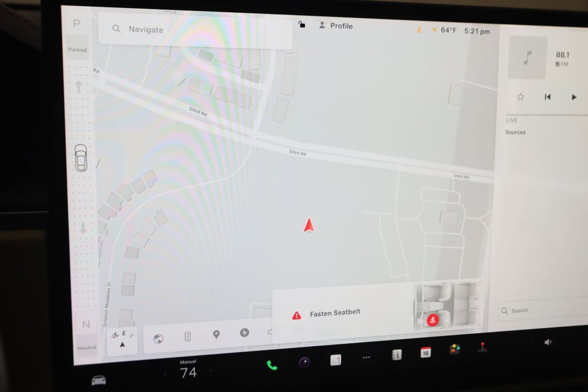 Used 2021 Tesla Model S Plaid image 9