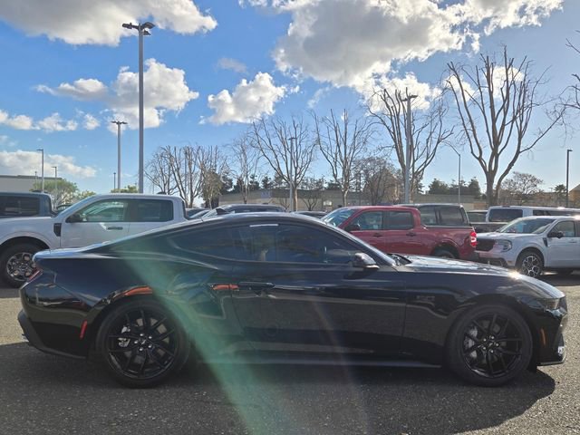 Used 2025 Ford Mustang GT Premium image 6