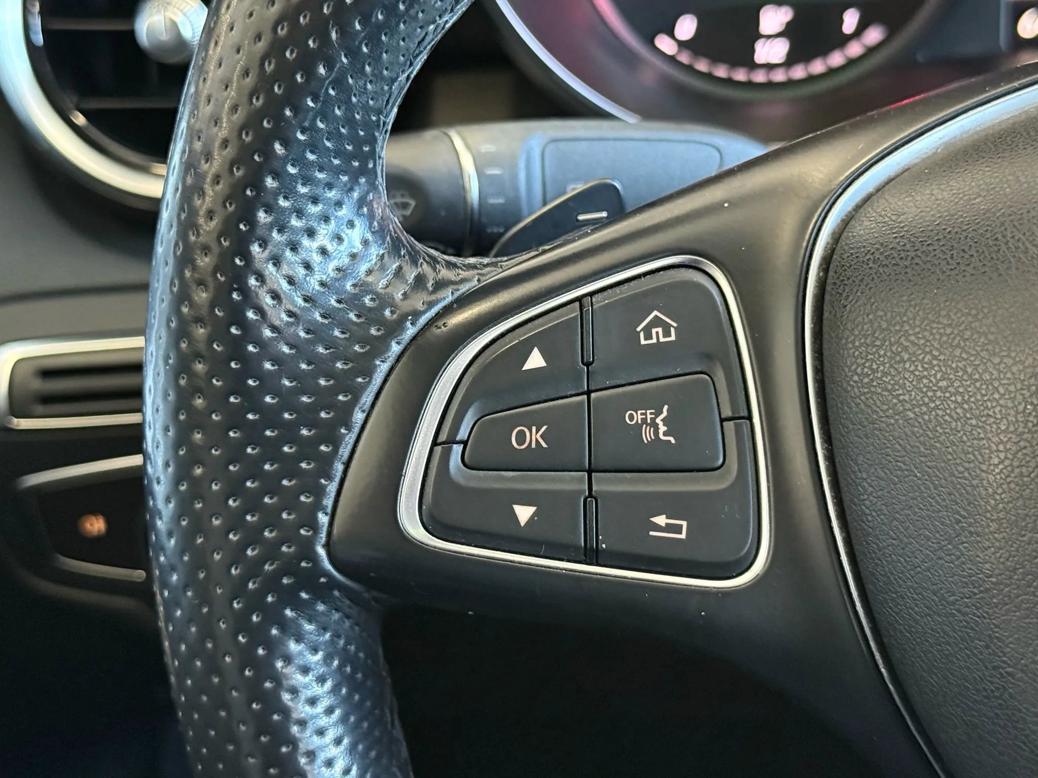 Used 2015 Mercedes-Benz C 300 4MATIC Sedan image 10