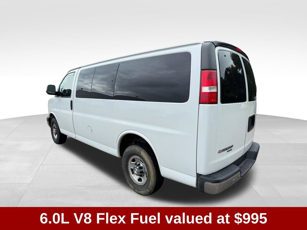 Used 2016 Chevrolet Express 2500 LT w/ LT Preferred Equipment Group RWD image 4