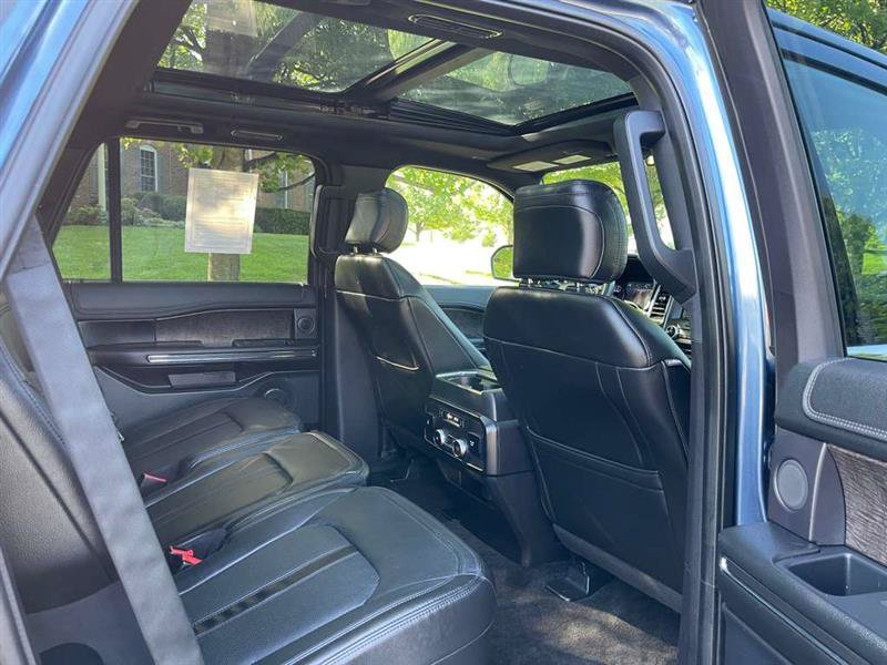 Used 2018 Ford Expedition Limited w/ Equipment Group 302A AWD/4WD image 85
