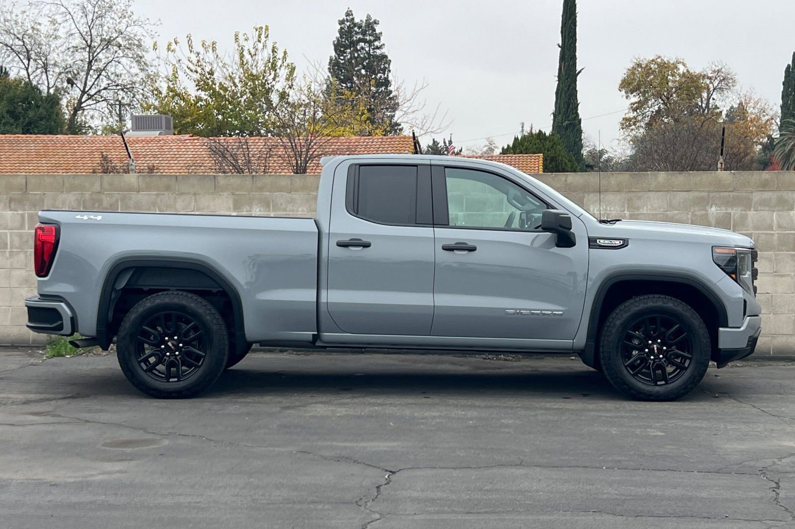 Used 2025 GMC Sierra 1500 Pro w/ Graphite Edition image 3