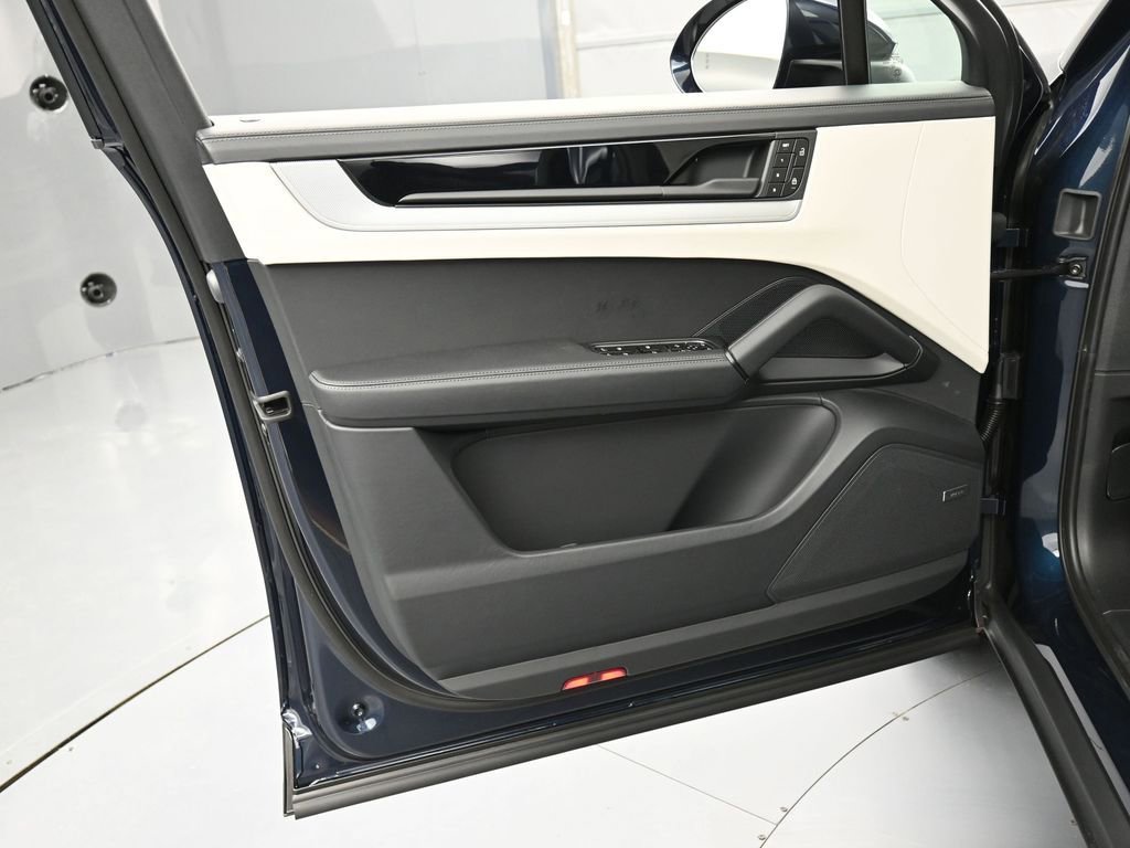 New 2026 Porsche Cayenne Coupe image 15