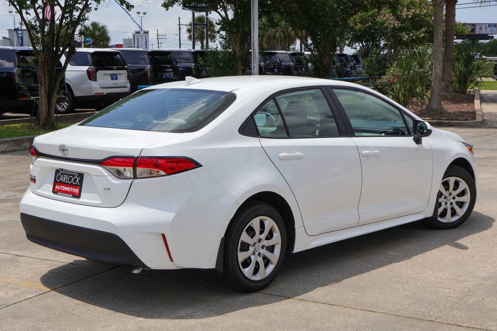 Used 2025 Toyota Corolla LE FWD image 2
