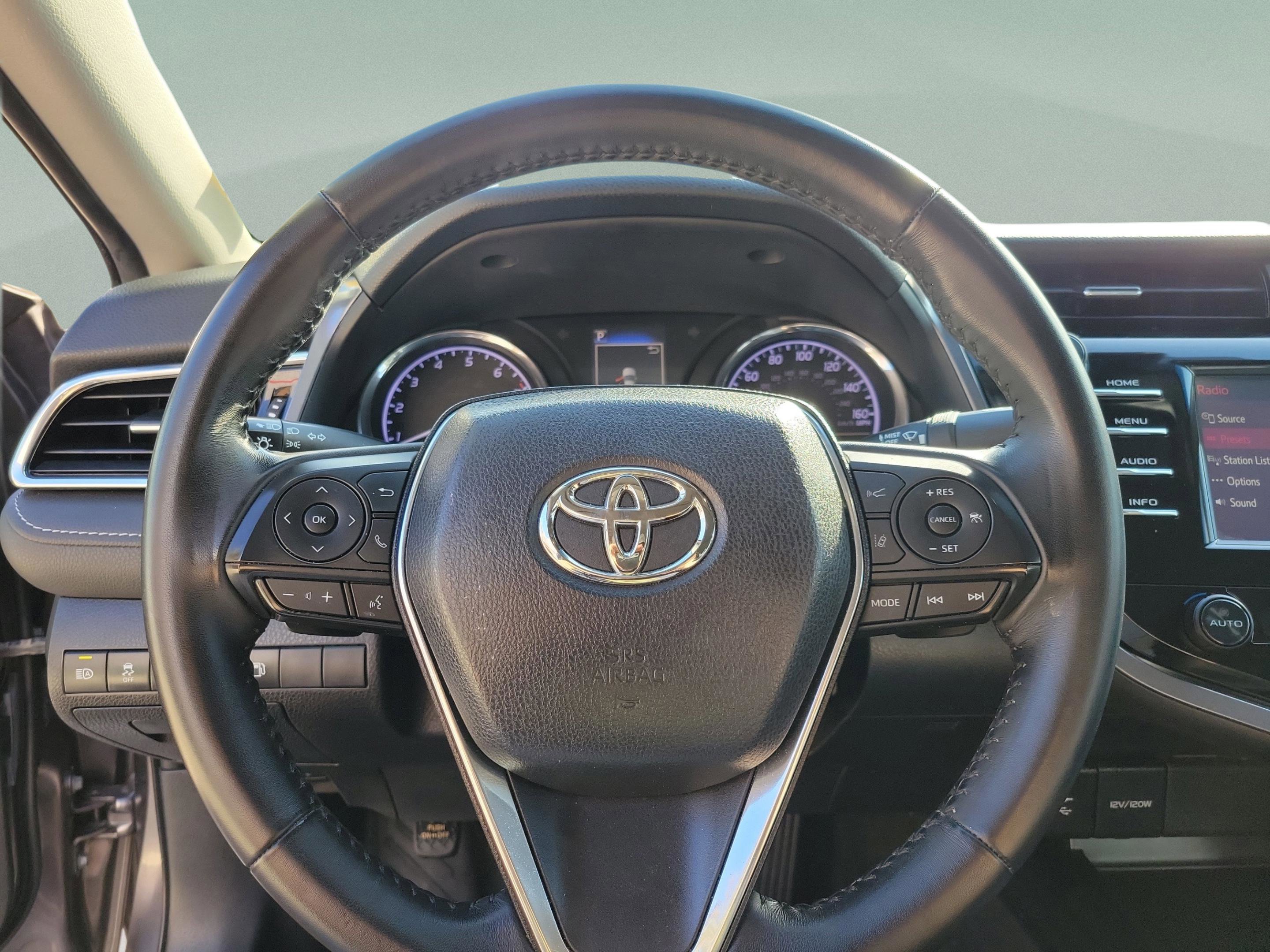 Used 2018 Toyota Camry SE w/ Moonroof Package FWD image 22